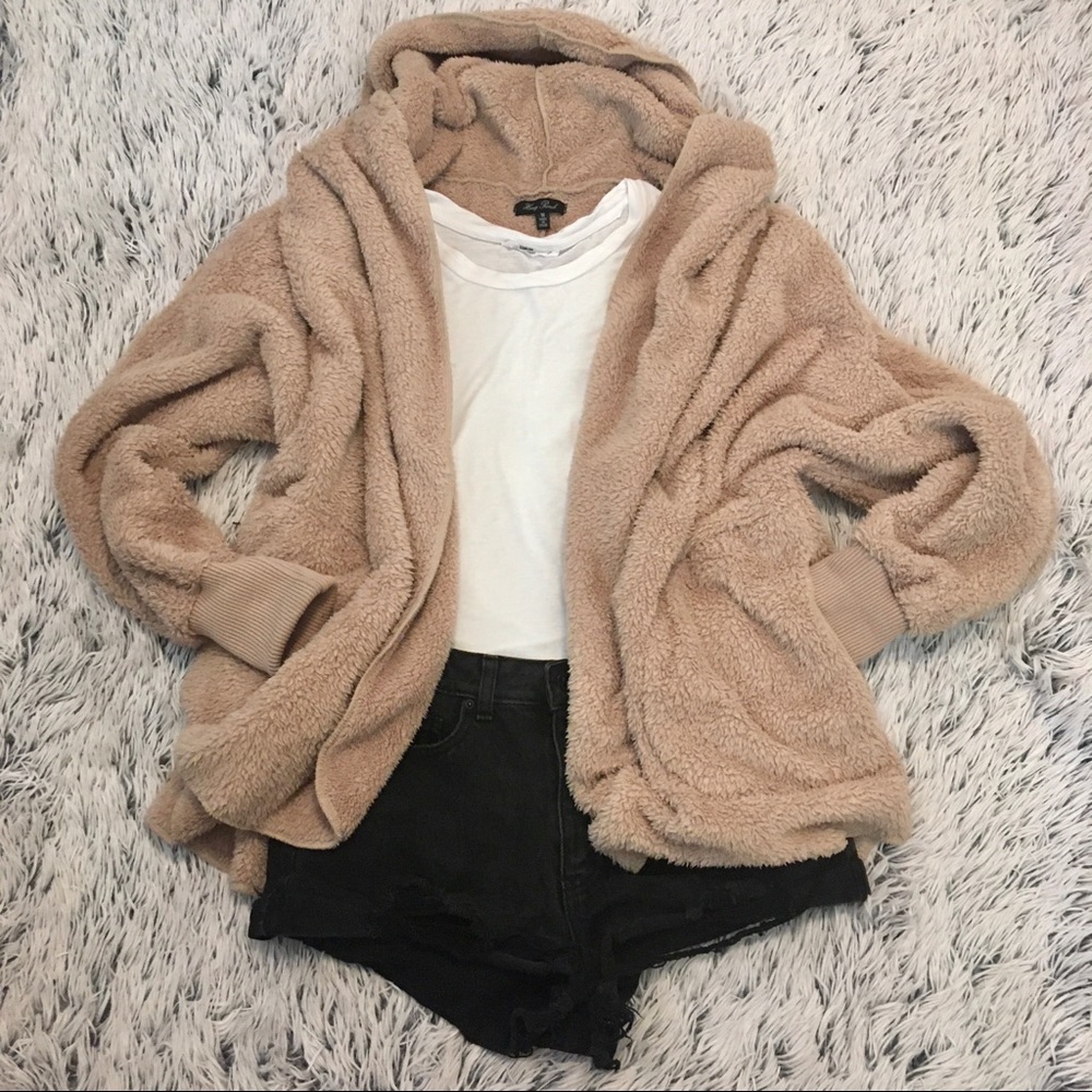 🦚 Fuzzy Cozy Oversized Sweater/Robe🐾